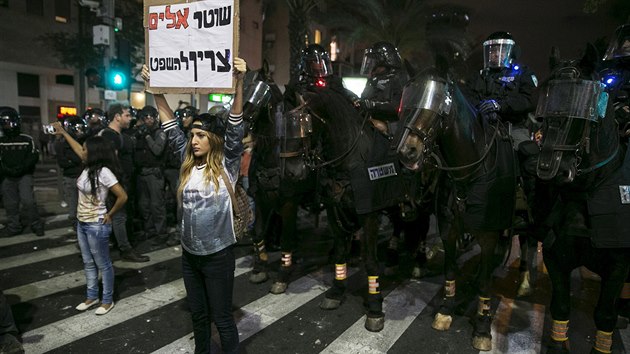 Proti etiopskm demonstrantm zasahoval i izraelsk jzdn policie (3. kvtna 2015).