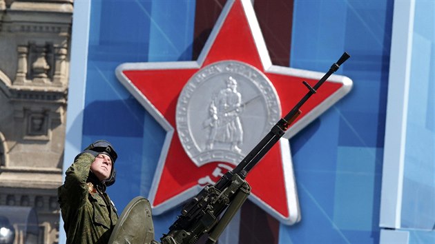 Přehlídka vítězství k 70. výročí konce druhé světové války na moskevském Rudém náměstí (9. května 2015).