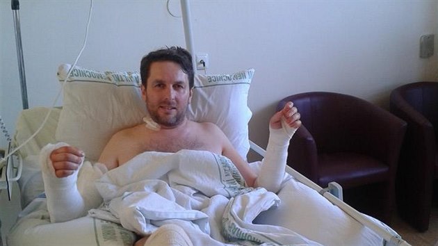 Tom Hauptvogel v nemocnici po nehod na motorce (26. dubna 2015)