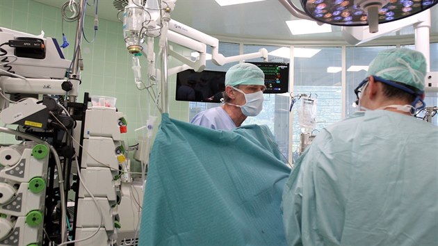 Chirurgov z Brna maj za sebou u 500 spnch transplantac srdce.