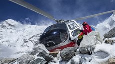 Helikoptéra záchraná pod Mount Everestem (27. dubna 2015)