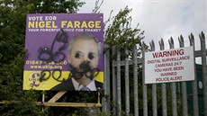 Nigel Farage, lídr UKIPu, má podle veho jak skalní píznivce, tak zapísáhlé...