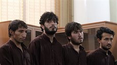 Za vradu Farchundy udlil afghánský soud tyi tresty smrti (6. kvtna 2015).