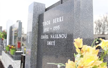 Tibor Berki zemel ped dvaceti lety pi útoku skinhead.