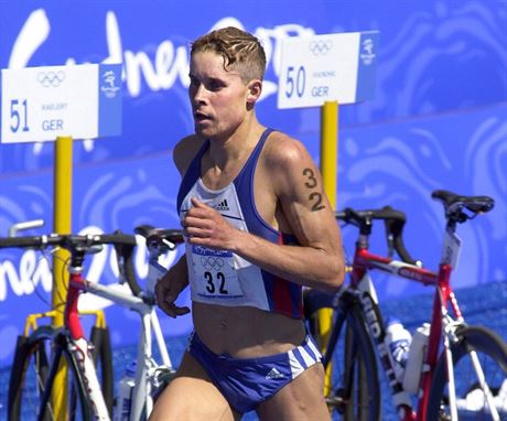 Triatlonista a bronzový z Olympiády v Sydney Jan ehula odstartuje becký...