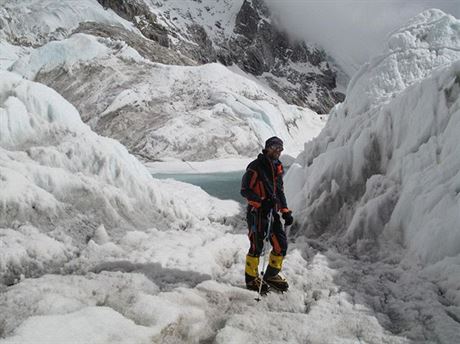 Pavel Bém pod vrcholem Mount Everestu