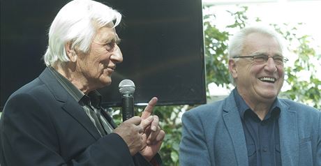 Kest autobiografie Petra Uliného "Boulivák John". Karel Brückner (vlevo) a...