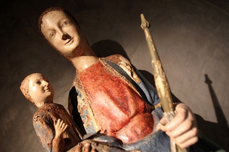 Socha Madony z Klentnice v Diecézním muzeu v Brn