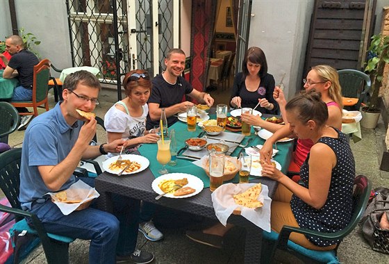 Den 27.: i takhle si můžete při Whole30 užít s přáteli restauraci Den 27.: i takhle si můžete při Whole30 užít s přáteli restauraci