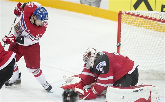 Momentka z utkaní eských hokejist proti Kanad. 