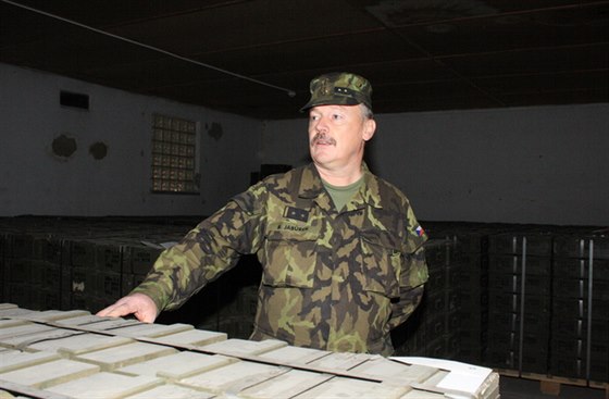 Armáda zbavila funkce éfa Centra zabezpeení munice Bohuslava Jabrka.