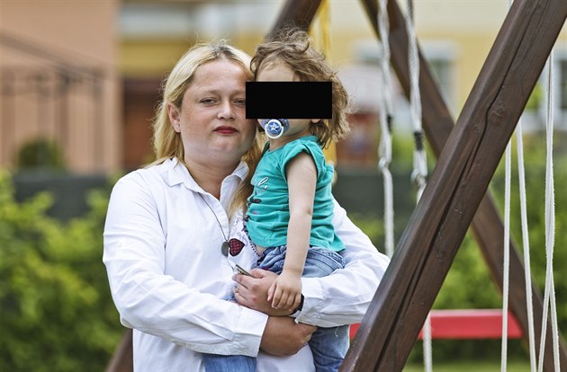 Marcela Zabranská musí svou dceru poslat zpátky do Kanady (15. kvtna 2015).