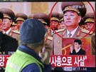Mu v Jiní Koreji sleduje zpravodajství, které informuje o poprav ministra...