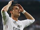 ZKLAMÁNÍ HVZDY. Cristiano Ronaldo lituje nepromnné ance v odvetném...