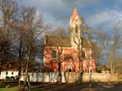 Kostel sv. Havla v Poíí nad Sázavou, kde se na pilehlém hbitov dodnes...