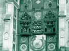 P�edv�le�n� podoba olomouck�ho orloje, sn�mek poch�z� z roku 1926. V roce 1955...