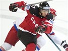 Kanadský útoník Sidney Crosby ve finálovém duelu s Ruskem.