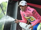 Alberto Contador se po páté etap Gira oblékl do rového dresu.