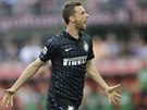 Marcelo Brozovic z Interu Milán oslavuje gól do sít Juventusu Turín.