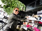 V Brn se objevila nová pojízdná prodejna kávy - Basta Coffe (18.5.2015).