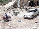Následky stelby vládních jednotek v syrské provincii Idlíb (15. kvtna 2015).