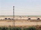 Irátí vojáci se stahují z Ramádí (17. kvtna 2015).