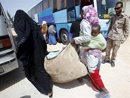 Jen během uplynulého víkendu pobřežní stráž zachránila ve vodách Středozemního...