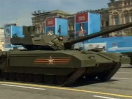 Tank T-14 Armata na přehlídce v Moskvě. (9. května 2015)