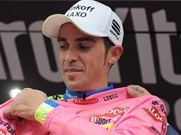 I po devt etap zstv Alberto Contador v rovm trikotu ldra Gira.