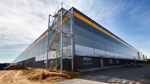 Společnost Amazon a developer Panattoni Europe uspořádali prohlídku nového distribučního centra Amazon, které je ve výstavbě (květen 2015).