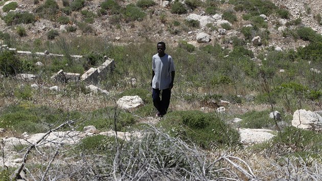 Imigrant z Afriky na italskm ostrov Lampedusa (9. kvtna 2015)