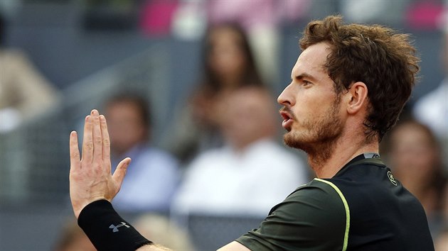 Andy Murray ve finle turnaje v Madridu neekan porazil domcho Rafaela Nadala.