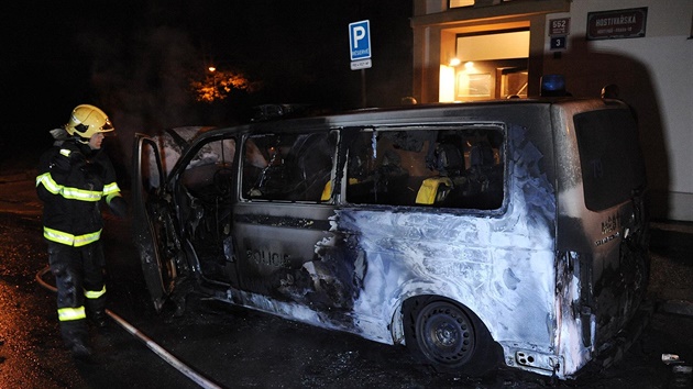 Hasii dohaují úmysln zapálený automobil mstské policie.