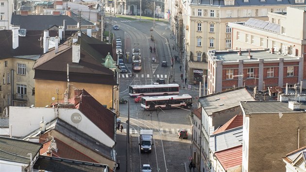 Jeden ze snmk pouitch pro nov spot Olomouc Without Motion od olomouckho fotografa Jakuba Hutyry. Zbr - jet ped vymaznm aut a lid - z ulice 8. kvtna pes nmst Hrdin do ulice Palackho.