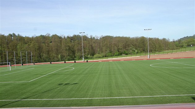 Nový fotbalový stadion Vejsplachy ve Vrchlabí (19.5.2015).