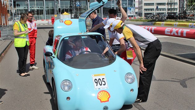 Prototyp Shell Eco-marathon Urban Concept pi testovn evropskmi novini