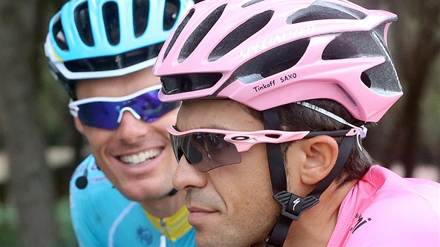 Alberto Contador (v rovm) bhem Gira dItalia