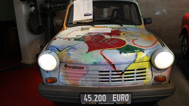 Za nejdra trabant svta jeho majitel zaplatil neskutench 45 tisc eur.