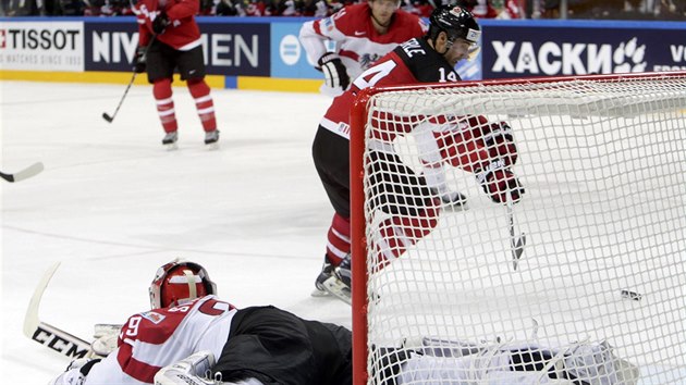 GÓLOSTROJ. Kanaďan Jordan Eberle v exhibičním tempu přidal další gól Javorových listů proti Rakousku.