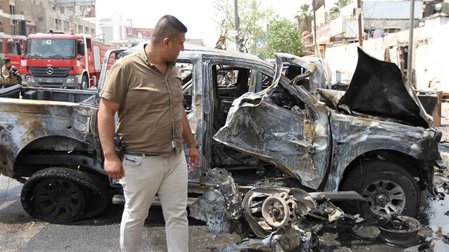 V Bagddu vybuchla bomba nastraen v automobilu (9. kvtna 2015).