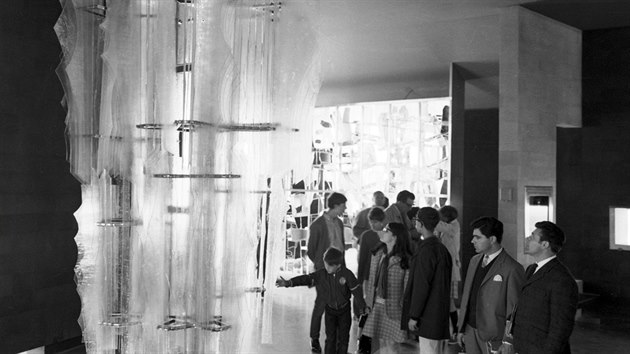 Expo 1967 v Montrealu. Návštěvníci byly okouzleni československým sklářským fortelem. 