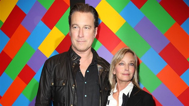 John Corbett a Bo Derekov (New York, 11. listopadu 2014)