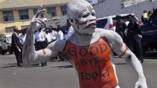 Libérie slaví konec epidemie eboly (11. května 2015).