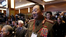 Ministr obrany KLDR Hjon Jong-ola (vpravo) na konferenci v Moskv (16.dubna...