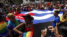 Gayové a lesby pi pochodu v Havanou.
