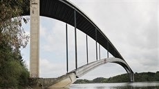��ákovský most se v dob� výstavby py�nil titulem nejv�t�í jednoobloukový...