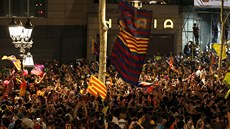 Fanouci Barcelony slaví titul na Las Ramblas.