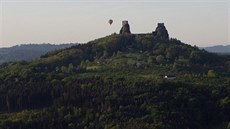 Symbol eského ráje - zícenina hradu Trosky.