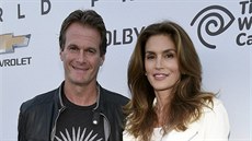 Rande Gerber a Cindy Crawfordová (Anaheim, 9. kvtna 2015)