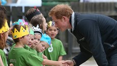 Princ Harry se na návtv Nového Zélandu, kde se potkal s malými koláky (11....